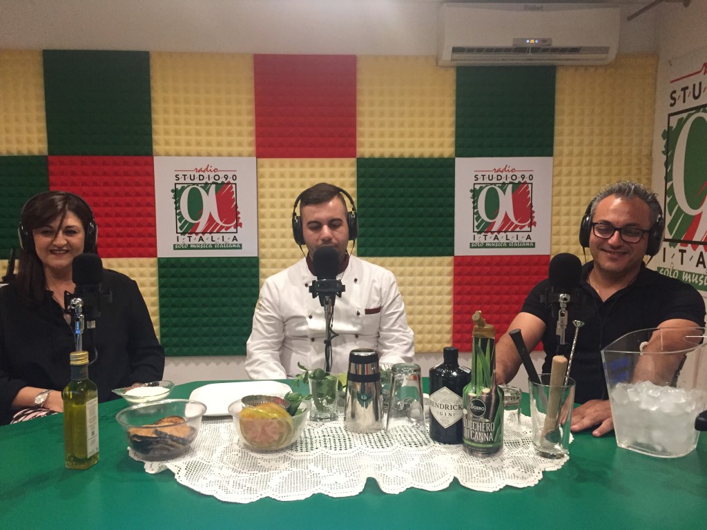 Stelle di giorno Mood Meat & Beer con il Direttore Gloria , Antonio barman e Marcello lo Chef