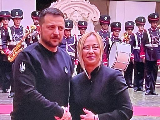 Meloni al Consiglio d’Europa.Focus Ucraina(E forse vede Macron)