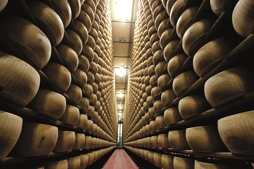 Parmigiano Reggiano e Grana Padano insieme contro sottocosto non dichiarato