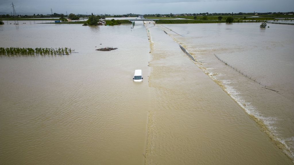 Maltempo, sono 9 i morti in Emilia Romagna. Acqua e fango, case e campagne distrutte, “è come il terremoto”