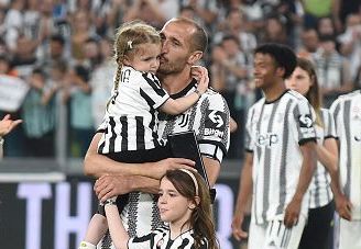 L’omaggio della Juve a Chiellini: “Buona vita capitano”