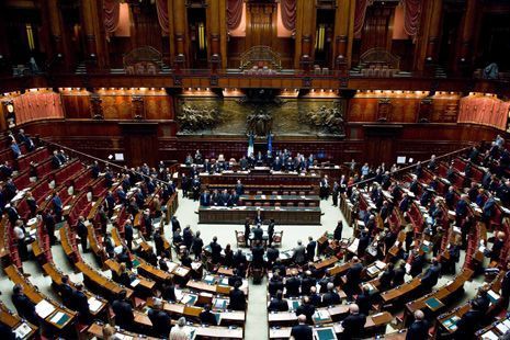 Tensioni e polemiche in aula Camera per nuovo rinvio Mes in commissione