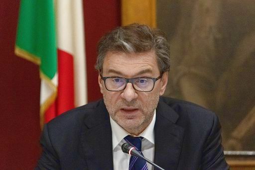 Giorgetti: tutto si può migliorare, anche il Mes (e l’Europa npon ha sempre ragione)