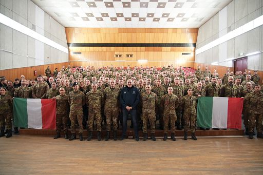 Vigilia per Crosetto con militari ad Adazi: “Vicinanza dello Stato”