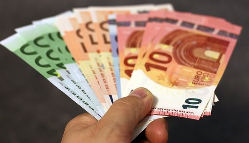 Inflazione, Unimpresa: in un anno -152 miliardi sui conti correnti