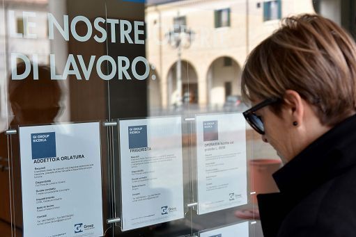 Istat: a novembre la disoccupazione è calata al 7,5%, per giovani al 21%