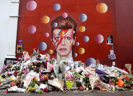 Parigi dedica una via a David Bowie a 8 anni dalla morte