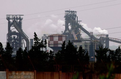 Ex Ilva, nessuna interruzione del gas a breve. Il governo tratta con Arcelor Mittal