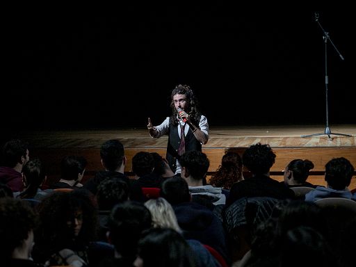 Roma, Giuliano Logos al Teatro Palladium: slam poetry per studenti