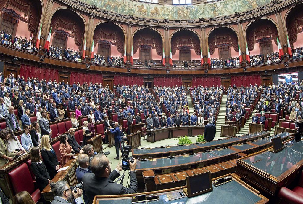 Covid, maggioranza sotto su inchiesta, ripete voto per avere l’ok