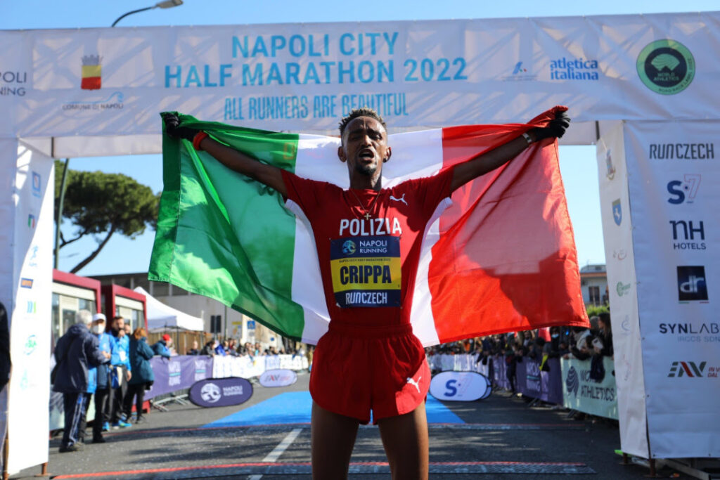 Tutti campioni d’Italia del running con la medaglia della Napoli City Half Marathon