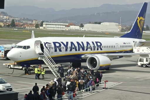 Ryanair, utile terzo trimestre in netto calo, ricavi in crescita