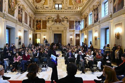 Lavoro, 200 giovani milanesi a scuola da professionisti affermati