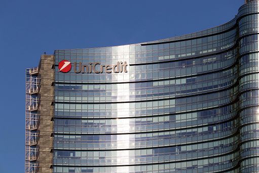 Unicredit: utile 2023 record, ai soci sarà distribuito il 100%