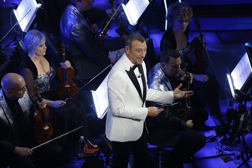 Ascolti di Sanremo in flessione nella seconda serata ma restano numeri da record