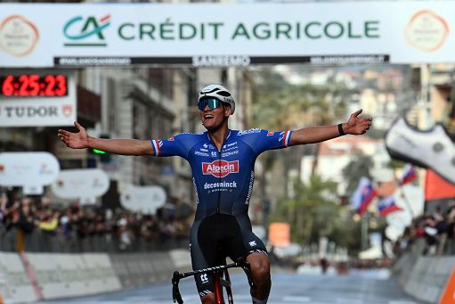 Ciclismo, la Milano-Sanremo 2024 al via da Pavia