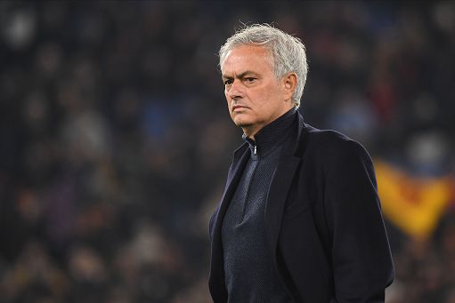 Calcio, Mourinho: “Eliminato da chi di calcio sa poco”