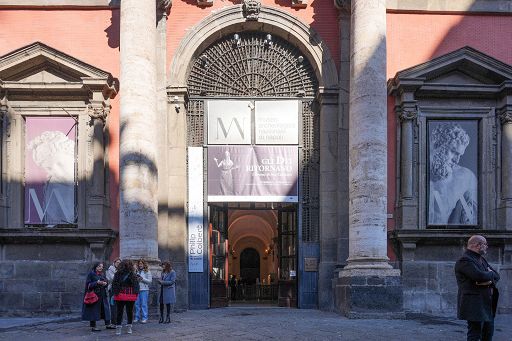 “Gli dei ritornano”, sbarcano a Napoli i bronzi di San Casciano