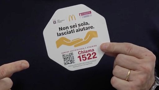 Il McDonald’s di Cinisello Balsamo contro la violenza sulle donne