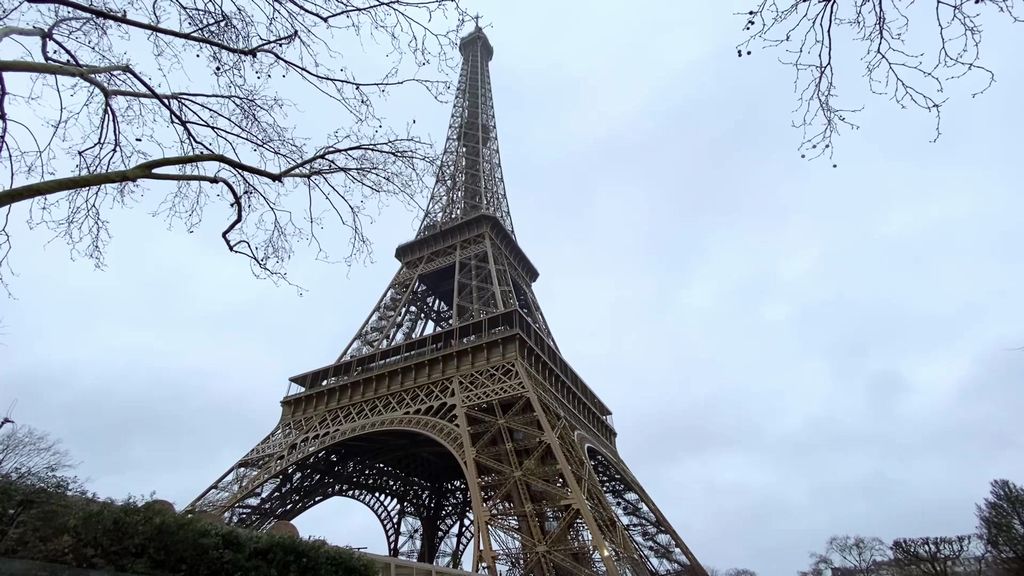 Parigi, torre Eiffel chiusa per il quarto giorno di seguito