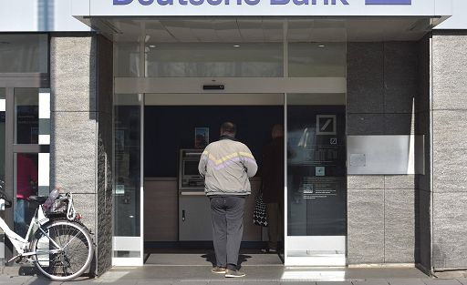 Banche, adottato regolamento Ue sui bonifici istantanei in euro