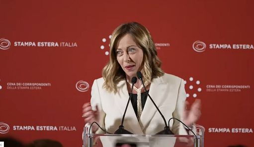 Meloni scherza sulla sconfitta in Sardegna e confessa: non amo stare a Palazzo Chigi, per questo posso restarci