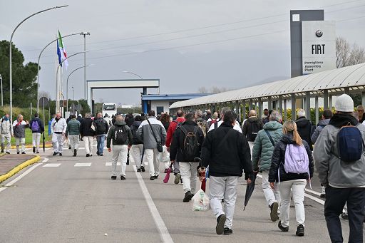 A febbraio prosegue contrazione manifatturiero in Italia