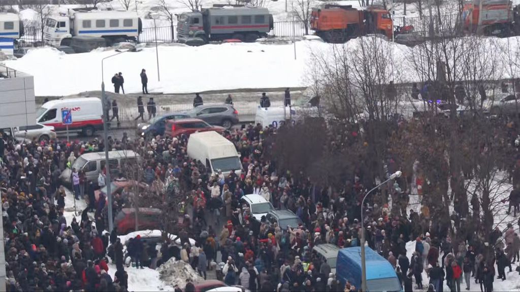 Navalny sepolto a Mosca, dalla folla cori di sfida al regime