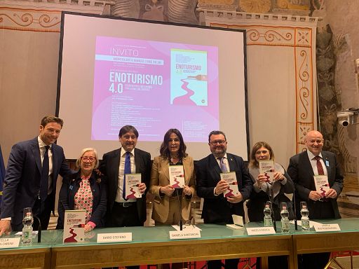 Presentato “Enoturismo 4.0”, manuale sul turismo del vino in Italia