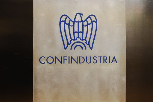 Confindustria senza bussola, verso sfida a tre per la presidenza