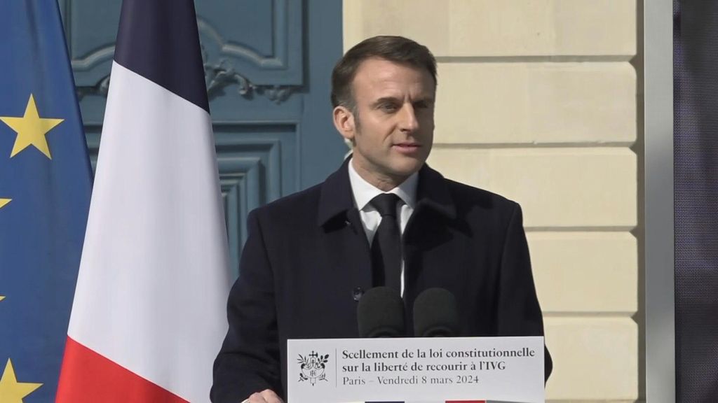 Francia, Macron avanza prudente su fine vita dopo voto su aborto