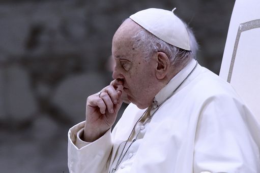 Il Papa: il mondo segnato è da sfide epocali