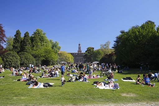 Sole e 25 gradi per qualche giorno, poi ci sarà il colpo di coda invernale