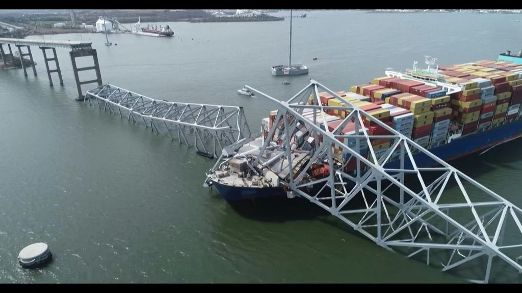 Ponte di Baltimora crollato, black out completo sulla nave prima dello schianto. Presunti morti i dispersi
