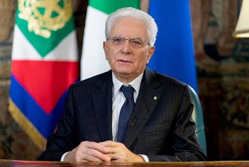 Mattarella: aiutare le giovani coppie, lo chiede Costituzione