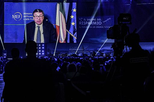 Giorgetti: chi paga le case green? Le famiglie, gli Stati, l’Ue?