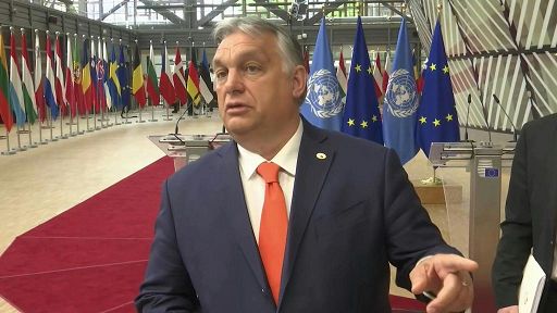 La polizia sospende l’evento di estrema destra con Orban e Farage a Bruxelles