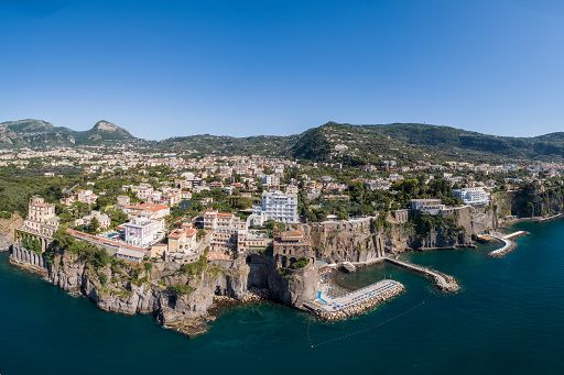 Sorrento, Hotel Mediterraneo ottiene una “Chiave” Guida Michelin