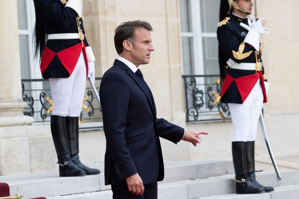 Francia, Macron: “Non mi dimetterò comunque vadano le elezioni”