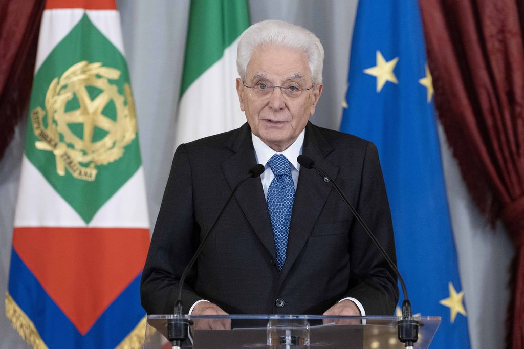 Mattarella: Ue deve contrapporsi ad autocrazie illiberali