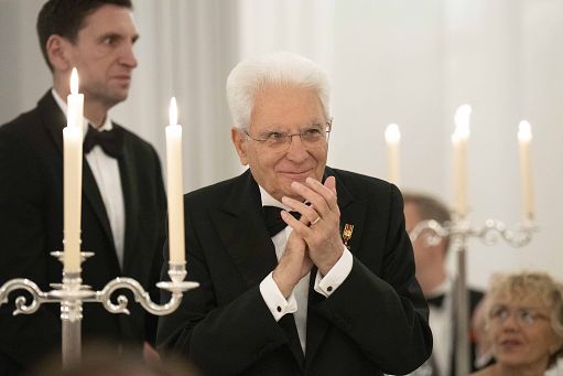 Rai, Mattarella: servizio pubblico a servizio esclusivo cittadini