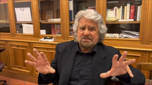 M5S, Beppe Grillo rilancia il “vecchio” Movimento: riprendiamoci tutto!