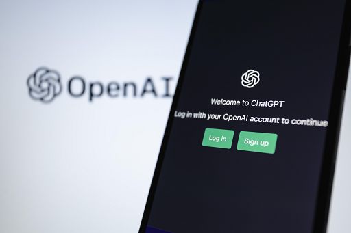 OpenAI lancia ChatGPT search, sfida Google e Microsoft