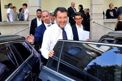 Giustizia, Salvini: i giudici che stravolgono le leggi si dimettano